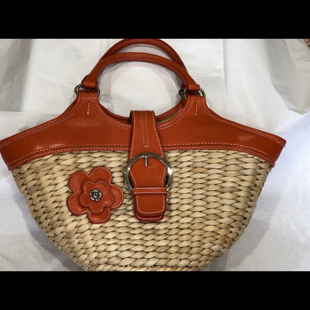 Straw handbag